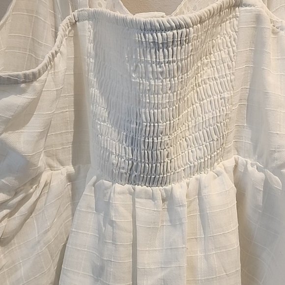 Torrid - Babydoll Cotton Window Pane Button Front Tank in Cloud Dancer White - Picture 5 of 13